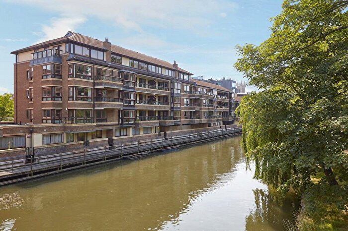 2 Bedroom Apartment To Rent In Beaufort Place, Thompsons Lane, Cambridge, CB5