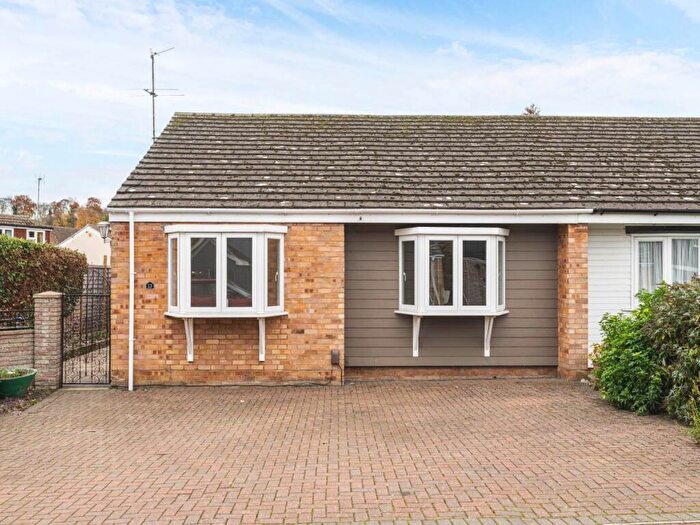 3 Bedroom Bungalow For Sale In Chilcourt Road, , Royston, SG8