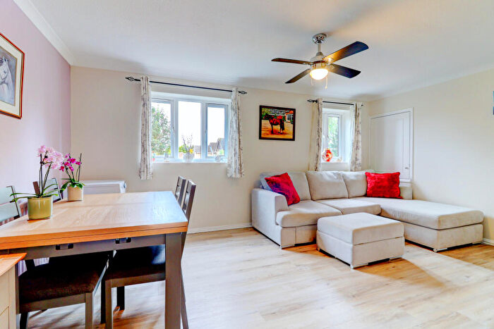 2 Bedroom Apartment For Sale In Station Road, Loudwater, High Wycombe, Buckinghamshire, HP10