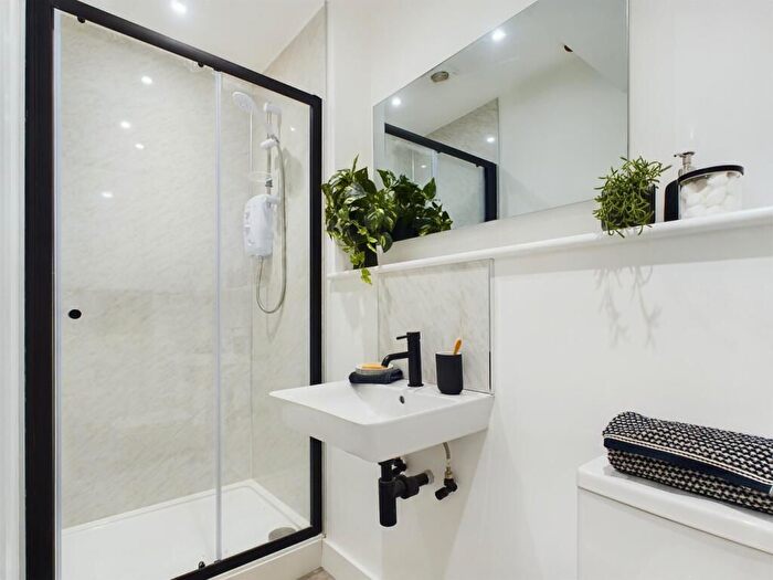 8 Bedroom Flat To Rent In Monks Road, Lincoln, LN2