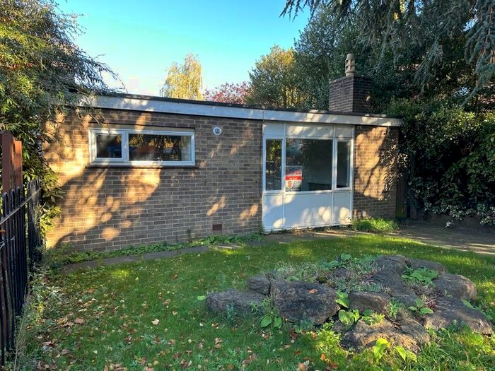 2 Bedroom Bungalow To Rent In Clifton Road, Rugby, CV21