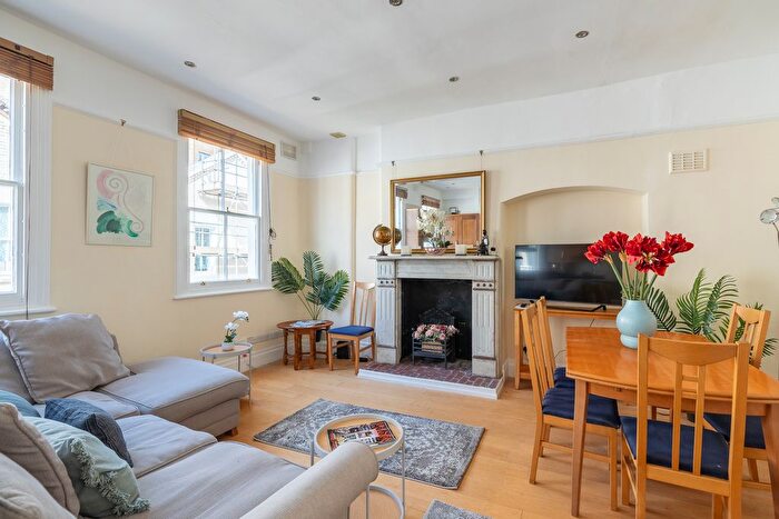 3 Bedroom Flat To Rent In Astwood Mews, South Kensington, SW7