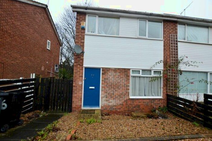 3 Bedroom Semi-Detached House To Rent In Hartley Avenue, Leeds, LS6