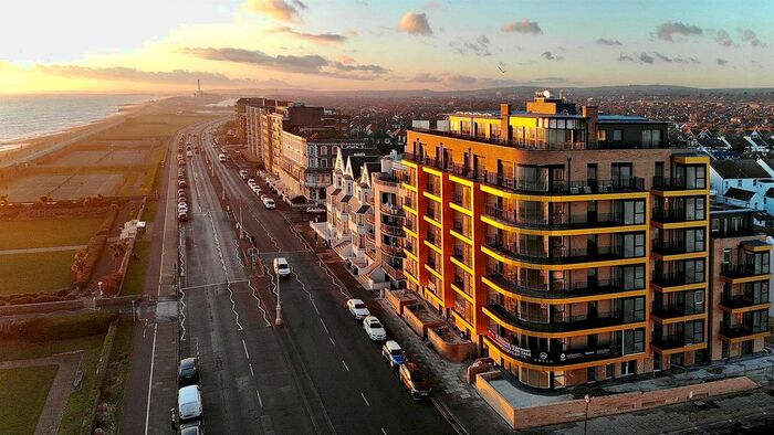 1 Bedroom Flat To Rent In Kingsway, Hove, BN3