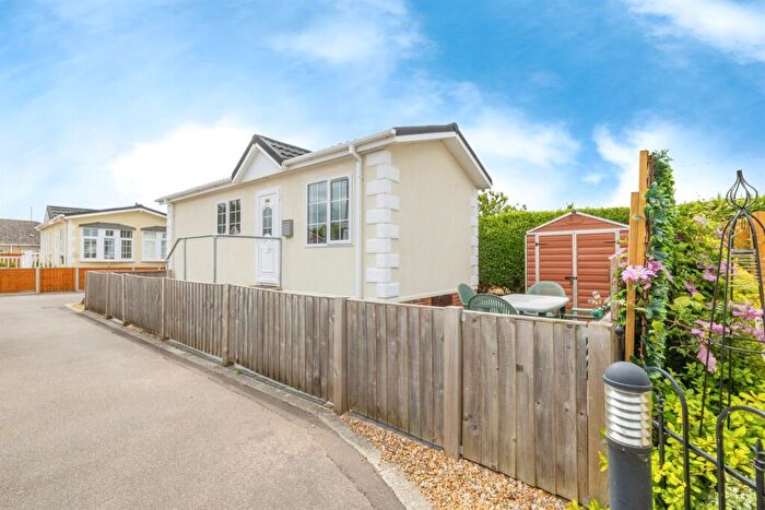1 Bedroom Park Home For Sale In Ambleside Park, North Hykeham, Lincoln, LN6