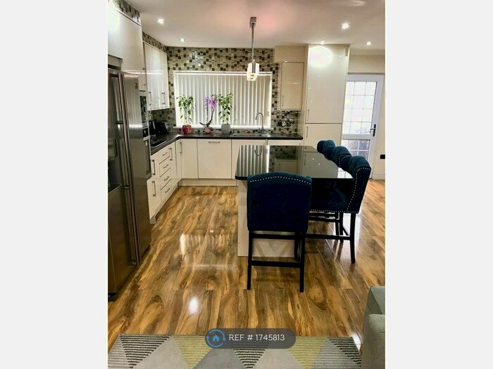 3 Bedroom Terraced House To Rent In Cranford Lane, Hayes, UB3