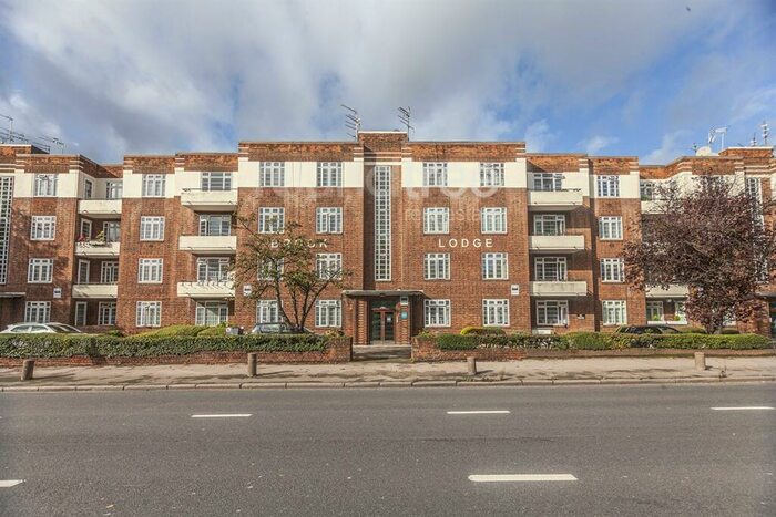 1 Bedroom Flat To Rent In Brook Lodge, North Circular Road, Golders Green, NW11