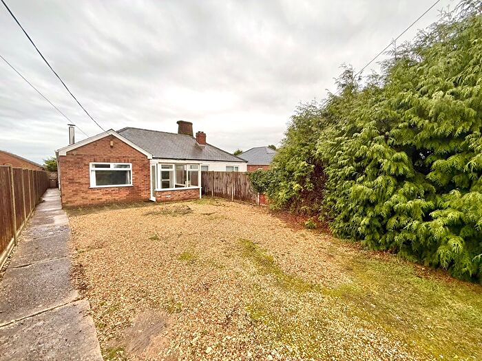 3 Bedroom Semi-Detached Bungalow For Sale In Sleaford Road, Metheringham, LN4