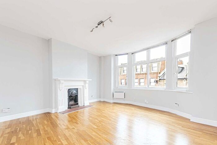 1 Bedroom Flat To Rent In London Road, Twickenham, TW1