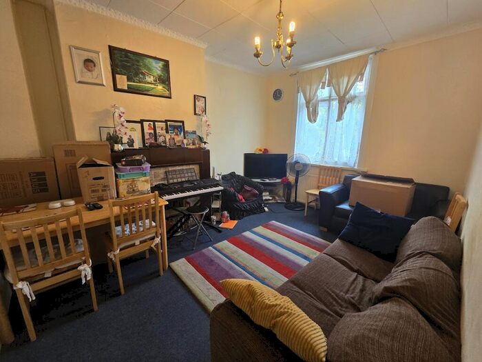 2 Bedroom Flat To Rent In Parkview Road, Tottenham, London, N17