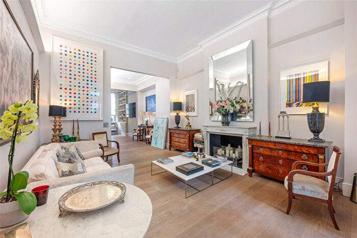 3 Bedroom Flat To Rent In Eaton Place, London, SW1X