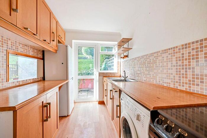 4 Bedroom Terraced House To Rent In Guildford Park Avenue, Guildford, GU2