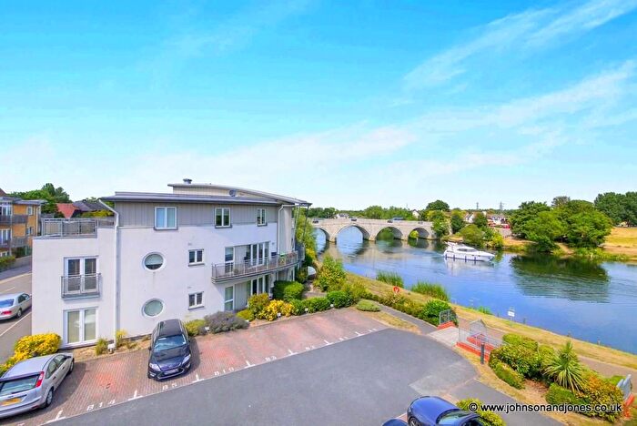 2 Bedroom Flat To Rent In Bridge Wharf, Chertsey, KT16