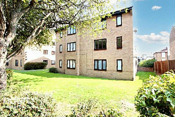 Studio For Sale In Doyle Road, London, SE25