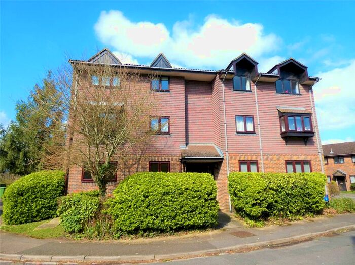 2 Bedroom Apartment To Rent In Longmead, Liss, Hampshire, GU33