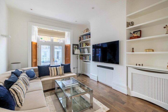 2 Bedroom Flat To Rent In Gunter Grove, Chelsea, SW10