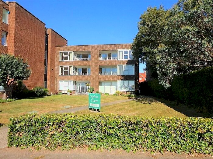 3 Bedroom Flat To Rent In Fourth Avenue, Frinton-on-Sea, Essex, CO13