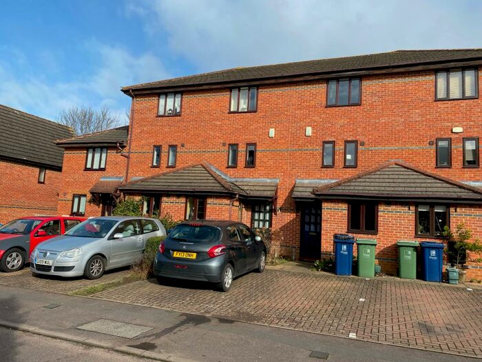 3 Bedroom House To Rent In Kirby Place, Oxford, OX4