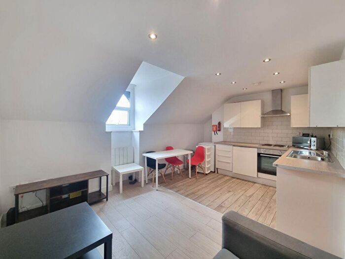 2 Bedroom Flat To Rent In London Road, Leicester, LE2
