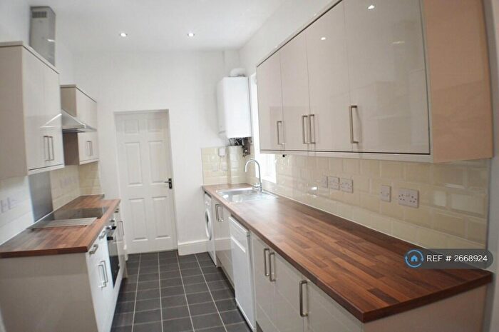 5 Bedroom Detached House To Rent In Cloister Street, Nottingham, NG7