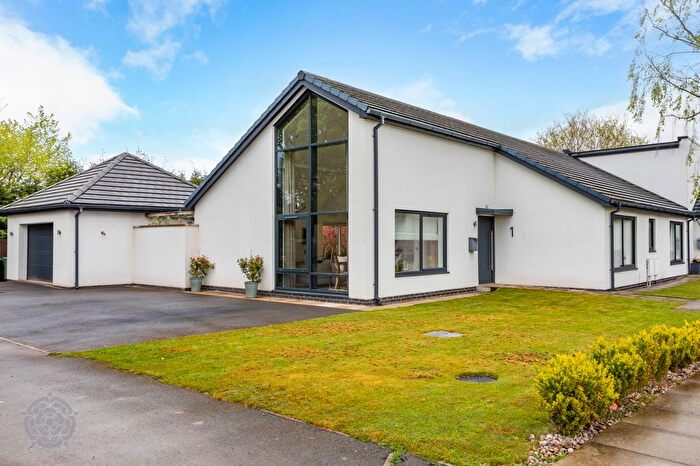 4 Bedroom Link Detached House For Sale In Twiss Green Lane, Culcheth, WA3