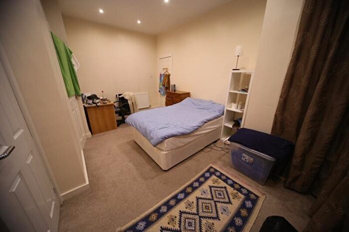 14 Bedroom Detached House To Rent In North Grange Road, Headingley, Leeds, LS6