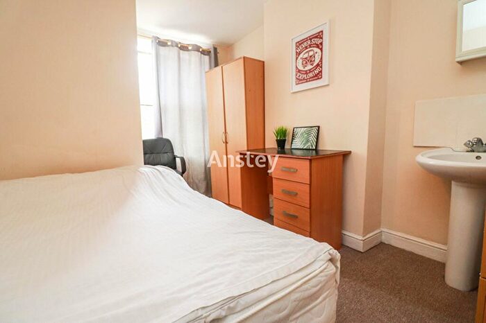 4 Bedroom Terraced House To Rent In Northcote Road, Southampton, Hampshire, SO17