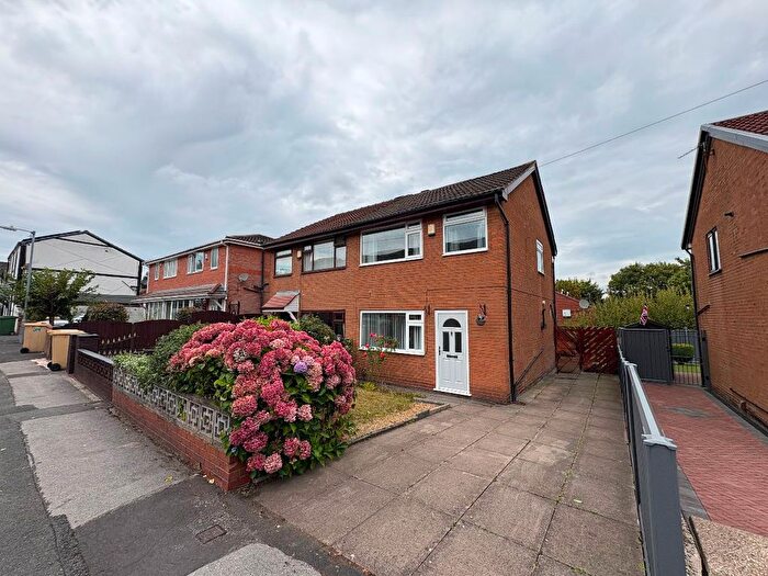 3 Bedroom Semi-Detached House For Sale In Lime Street, Farnworth, Bolton, BL4