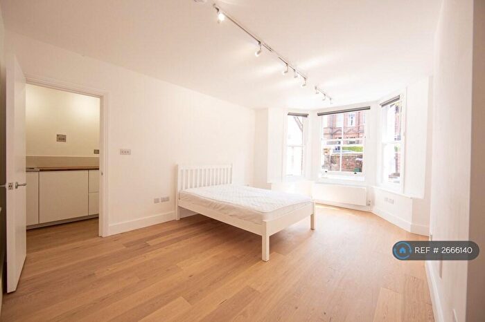 2 Bedroom Flat To Rent In Goldhurst Terrace, London, NW6