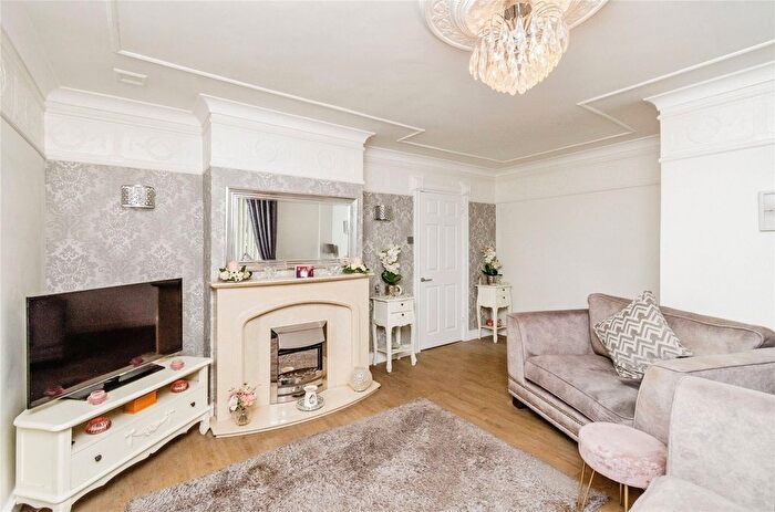 3 Bedroom Semi-Detached House For Sale In Fishley Lane, Walsall, West Midlands, WS3