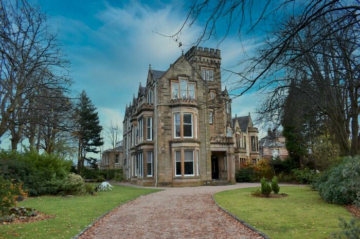 2 Bedroom Flat To Rent In Cleveden Road, Flat /, Kelvinside, Glasgow, G12