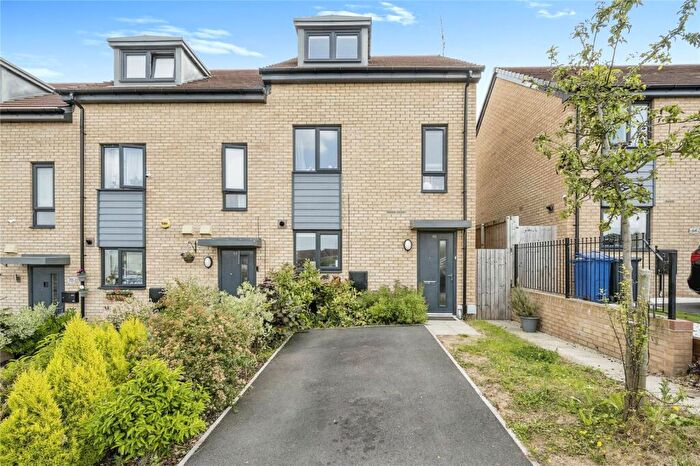 3 Bedroom End Of Terrace House To Rent In Diamond Jubilee Way, Edlington, Doncaster, South Yorkshire, DN12