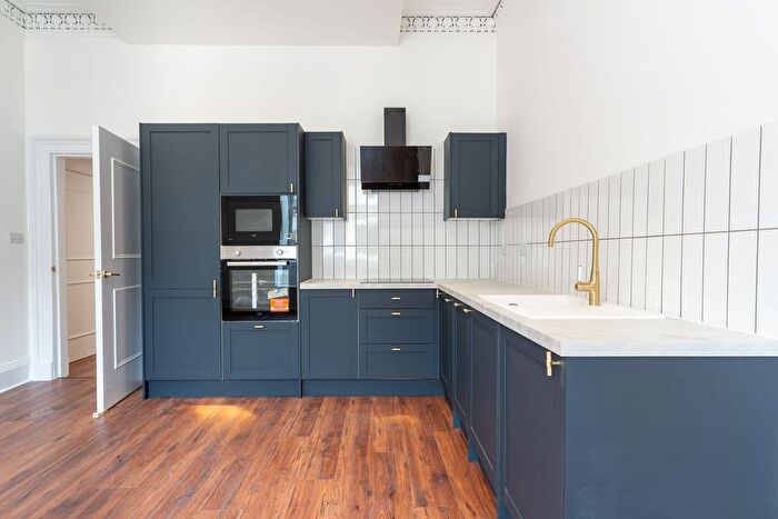 2 Bedroom Flat For Sale In Barnton Street, Stirling, FK8
