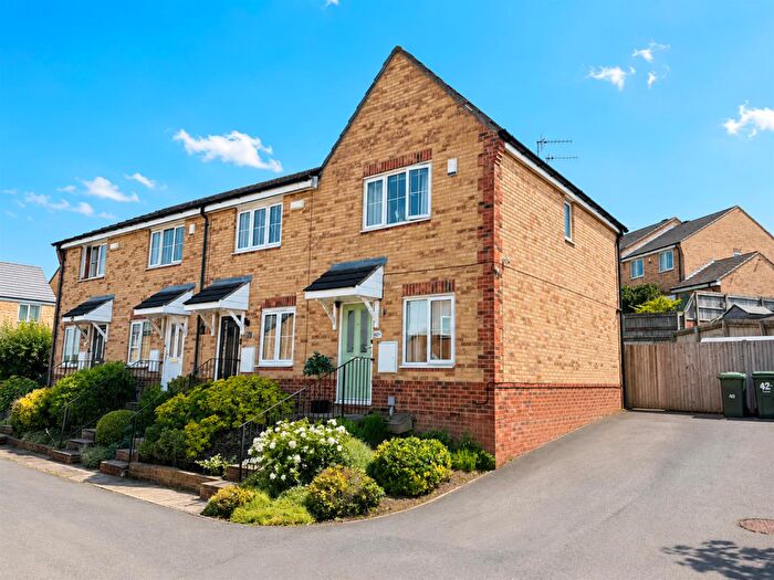 2 Bedroom Town House For Sale In West Cote Drive, Cote Farm, Thackley, BD10