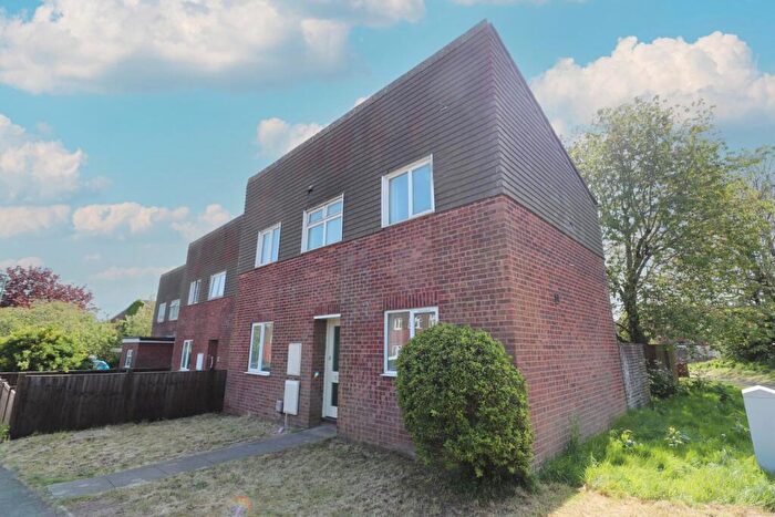 4 Bedroom House To Rent In Barnfield Drive, Chichester, PO19