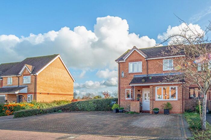 3 Bedroom End Of Terrace House For Sale In Coopers Green, Bicester, Oxfordshire, OX26