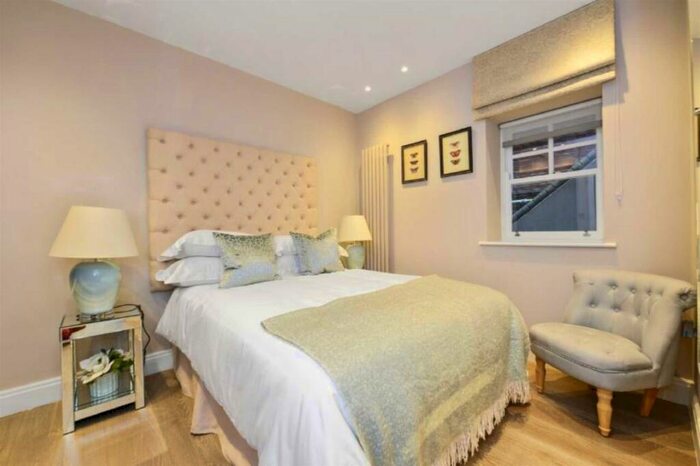 2 Bedroom Flat To Rent In Lyndhurst Road, Hampstead, NW3