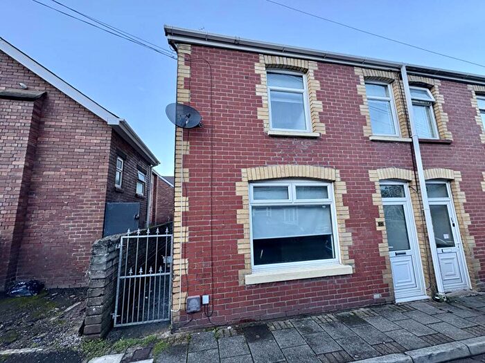 3 Bedroom Semi-Detached House To Rent In Dunraven Street, CF32