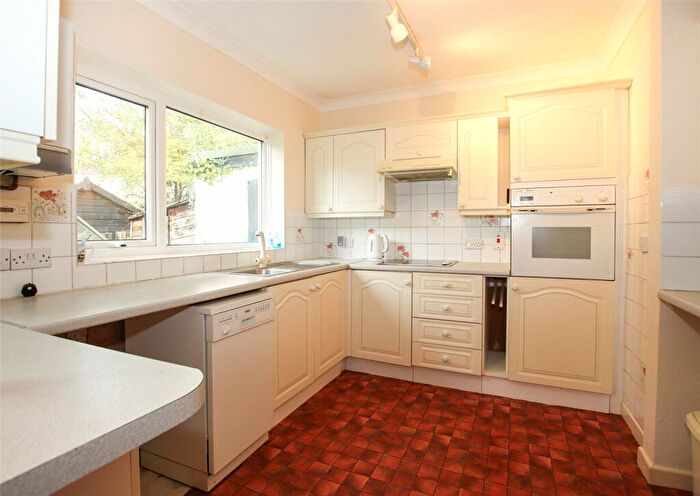 3 Bedroom Bungalow For Sale In Yeovilton Close, Everton, Hampshire, SO41