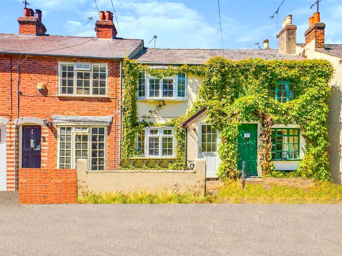 2 Bedroom Terraced House For Sale In Kennet Cottages, Pingewood Road N, Burghfield, Reading, RG30