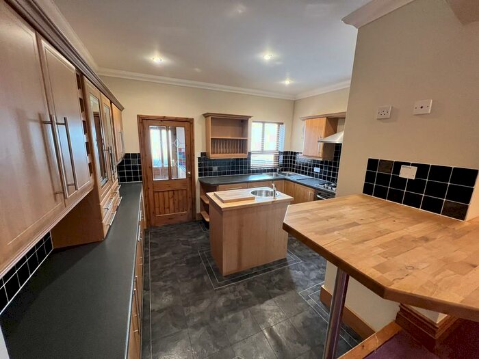 3 Bedroom Terraced House To Rent In Park Road, Darwen, BB3