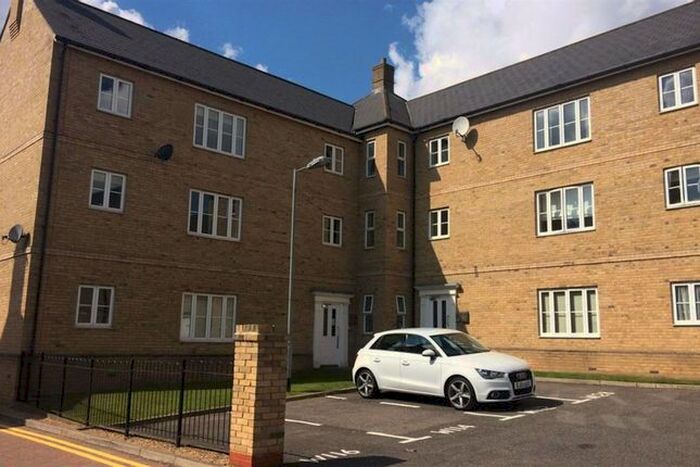 1 Bedroom Flat To Rent In Wickham Crescent, Braintree, CM7