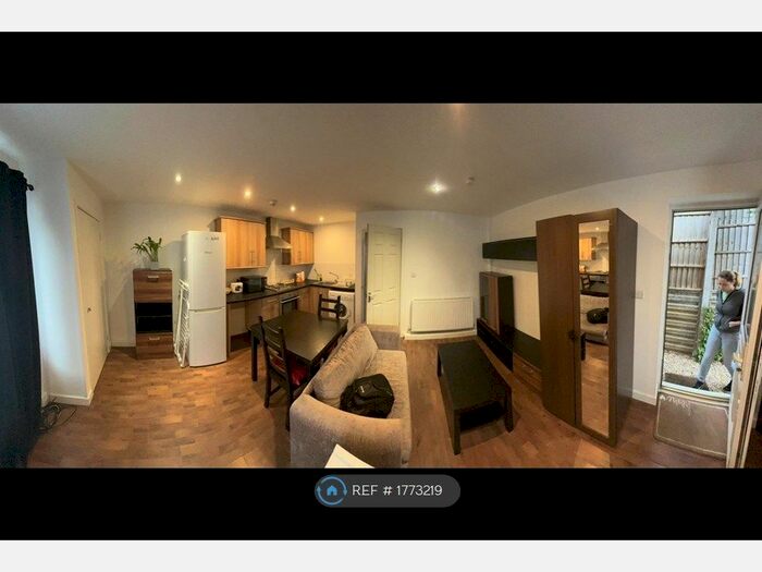 1 Bedroom Flat To Rent In Gorse Hill, Bristol, BS16