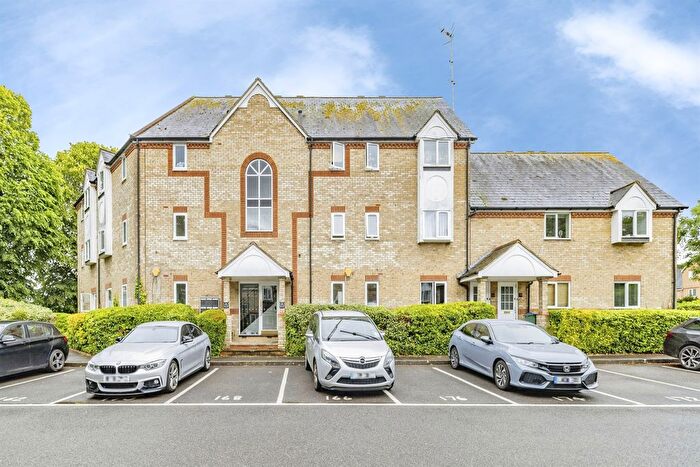 1 Bedroom Flat For Sale In Norbury Avenue, Watford, WD24