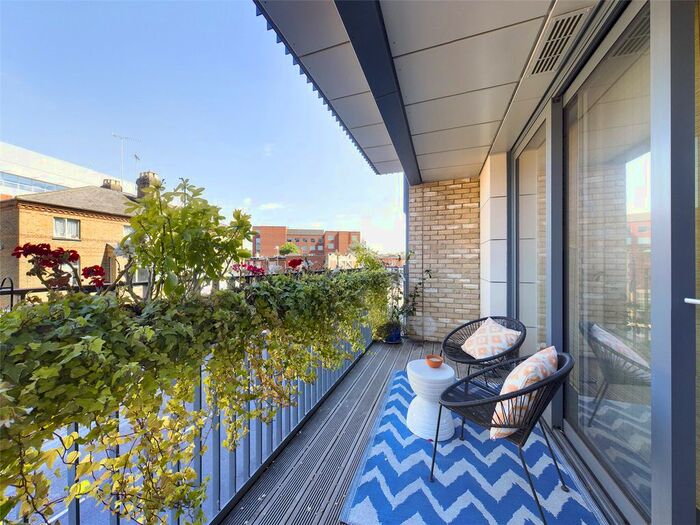 2 Bedroom Flat To Rent In Epsom House, Fairfield Avenue, Staines Upon Thames, Surrey, TW18