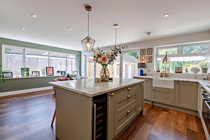 3 Bedroom Detached Bungalow For Sale In Broadstone, Poole, BH18 - Photo 8