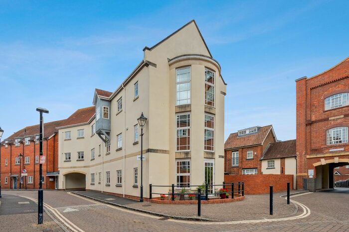 2 Bedroom Flat To Rent In Coopers Lane, Abingdon, OX14