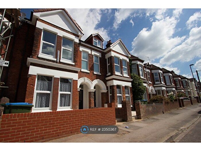 8 Bedroom Semi-Detached House To Rent In Wilton Avenue, Southampton, SO15