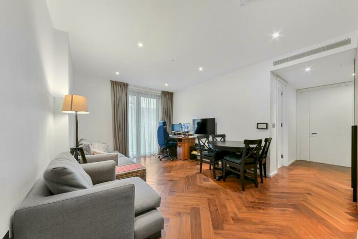 2 Bedroom Flat To Rent In Ambassador Building, Embassy Gardens, London, SW11