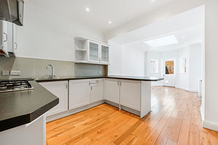 2 Bedroom Flat To Rent In Kingswood Road, London, W4